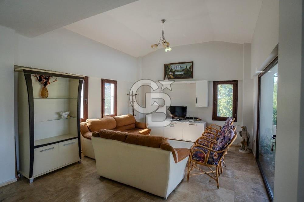 Kuşadası Olivia Sitesinde Doğa İçinde Müstakil Havuzlu Villa