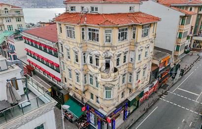 Ortaköy'de Boğaza Yürüme Mesafesinde Köşe Konumlu 2+1 |Satılık