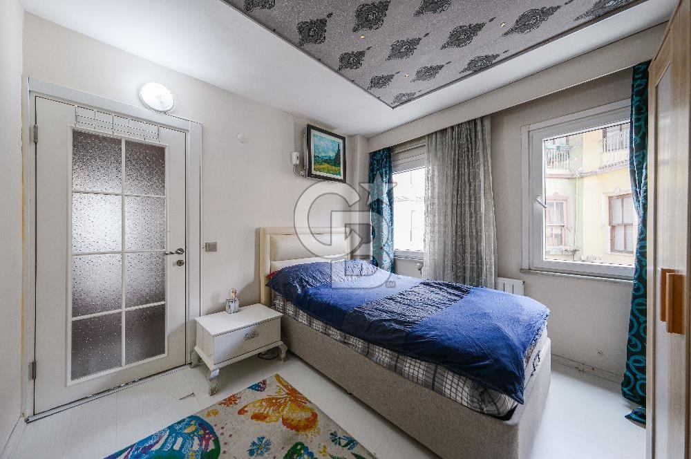 Ortaköy'de Boğaza Yürüme Mesafesinde Köşe Konumlu 2+1 |Satılık