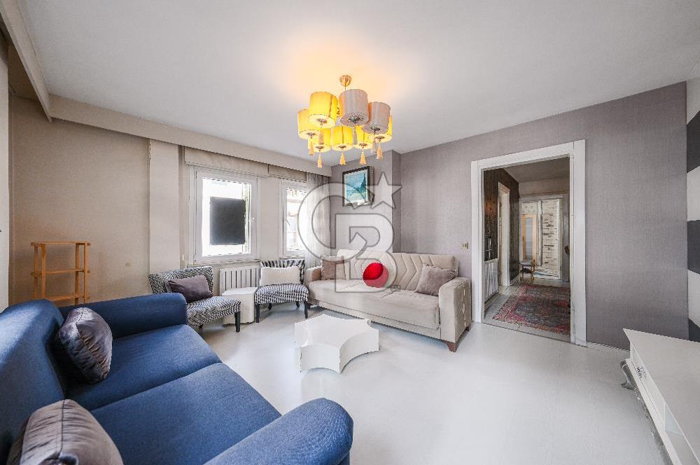 Ortaköy'de Boğaza Yürüme Mesafesinde Köşe Konumlu 2+1 |Satılık