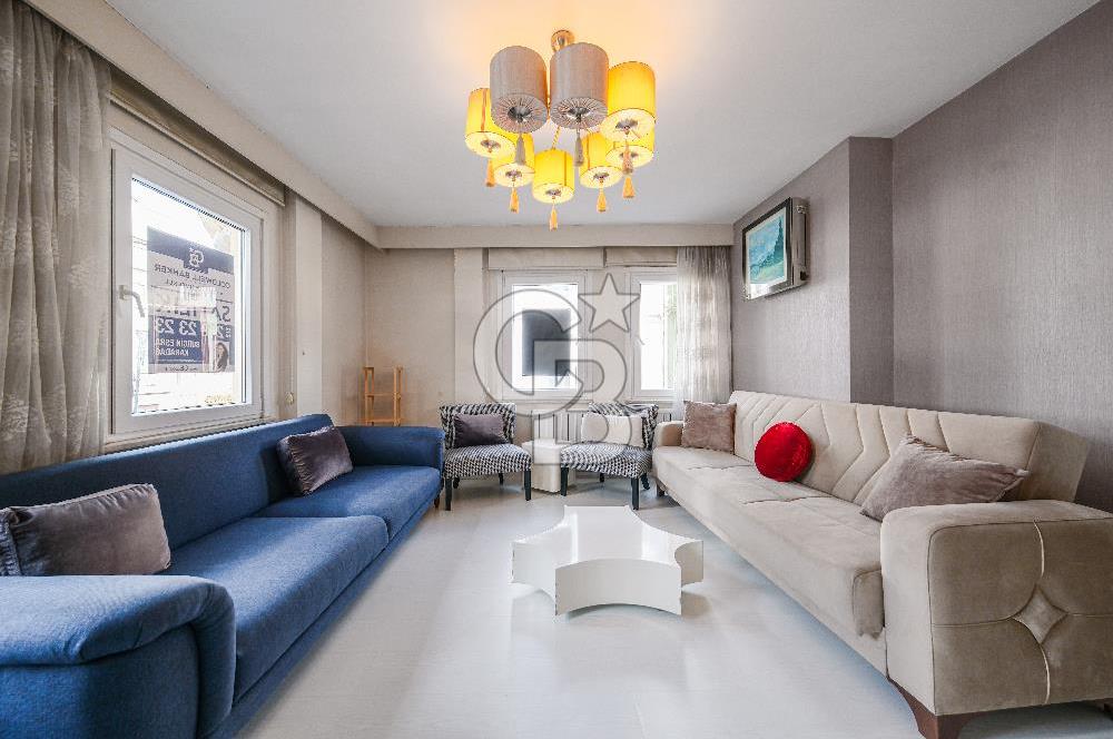 Ortaköy'de Boğaza Yürüme Mesafesinde Köşe Konumlu 2+1 |Satılık