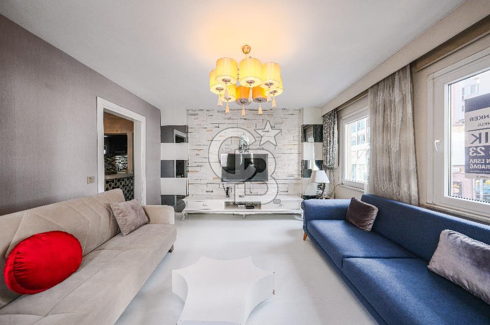 Ortaköy'de Boğaza Yürüme Mesafesinde Köşe Konumlu 2+1 |Satılık