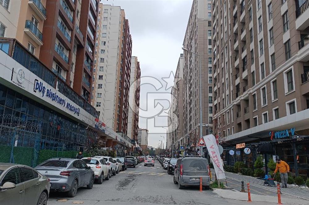 BEYLİKDÜZÜ DEMİR ROMANCE SİTESİNDE SATILIK 4+1 TERASLI DAİRE