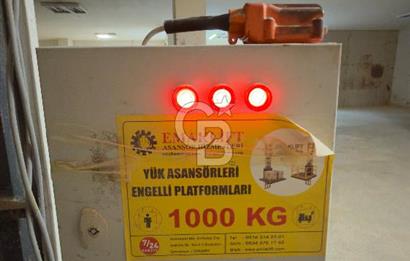 ANADOLU CADDESİ ÜZERİNDE 610m2 KİRALIK İŞYERİ+DEPO