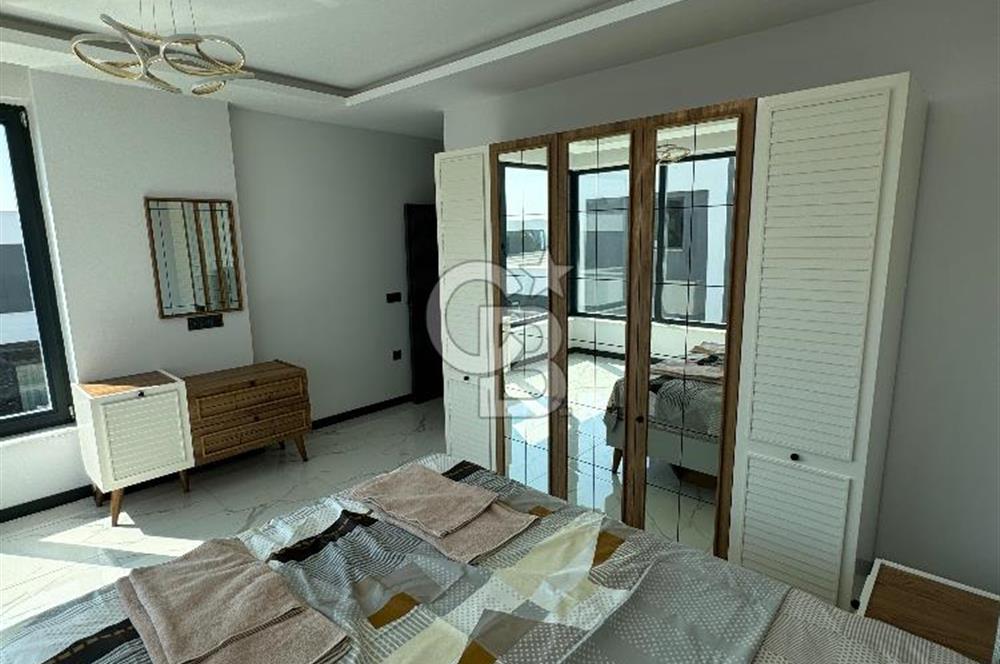 ALANYA İNCEKUM'DA HAVUZLU BAHÇELİ MANZARALI FULL EŞYALI 3+1VİLLA