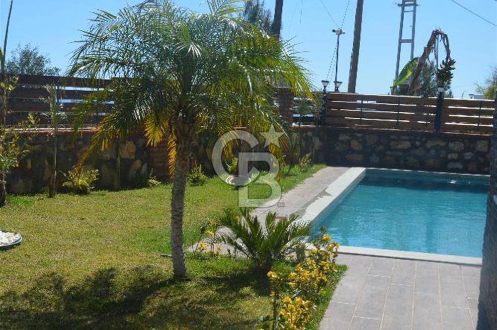ALANYA İNCEKUM'DA HAVUZLU BAHÇELİ MANZARALI FULL EŞYALI 3+1VİLLA