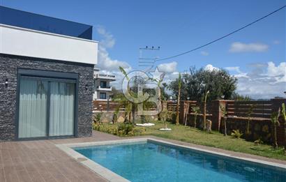 ALANYA İNCEKUM'DA HAVUZLU BAHÇELİ MANZARALI FULL EŞYALI 3+1VİLLA