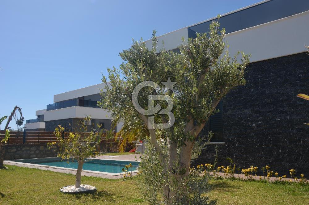 ALANYA İNCEKUM'DA HAVUZLU BAHÇELİ MANZARALI FULL EŞYALI 3+1VİLLA