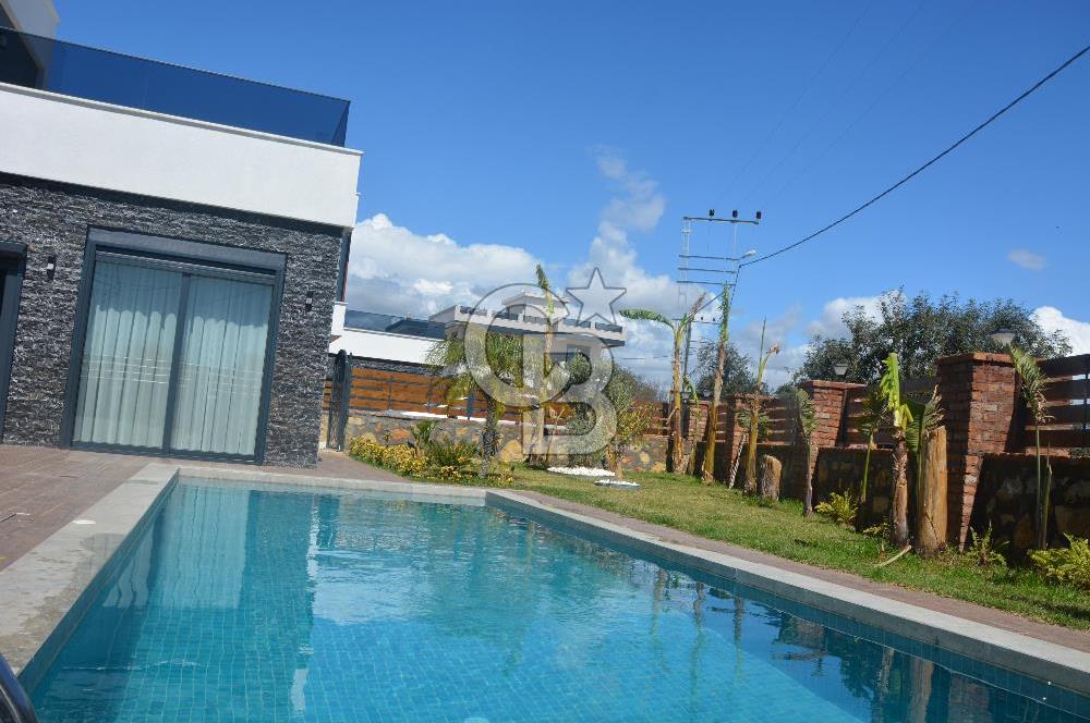 ALANYA İNCEKUM'DA HAVUZLU BAHÇELİ MANZARALI FULL EŞYALI 3+1VİLLA