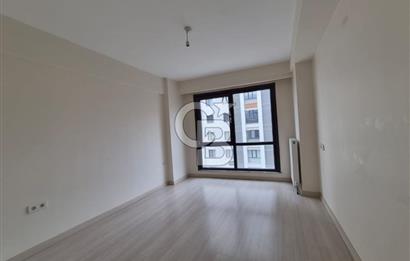 ŞERİFALİ TATLISUDA FİNANS MERKEZİNE YAKIN BOŞ 2+1 SATILIK DAİRE