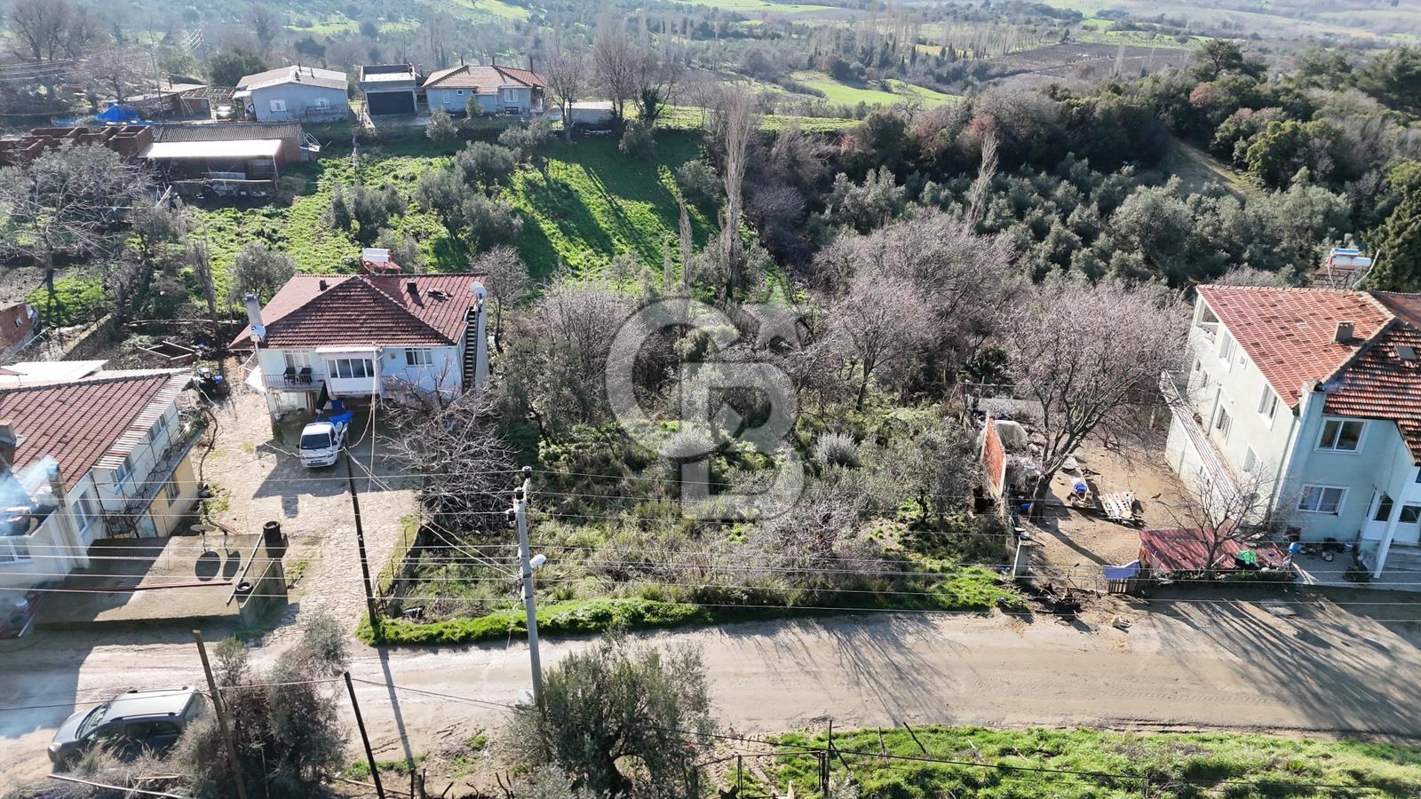 LAPSEKİ GÖKKÖY’DE KÖY İÇİ İMARLI BAHÇE