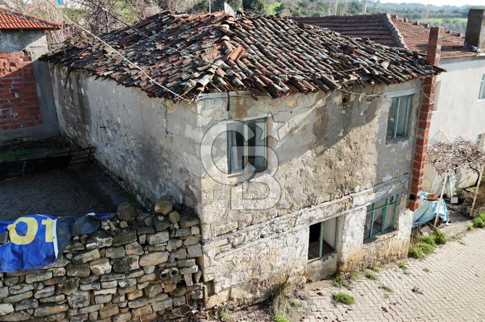 LAPSEKİ GÖKKÖY’DE İKİ KATLI MÜSTAKİL AVLULU KARGİR EV 