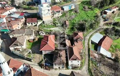 LAPSEKİ GÖKKÖY’DE İKİ KATLI MÜSTAKİL AVLULU KARGİR EV 