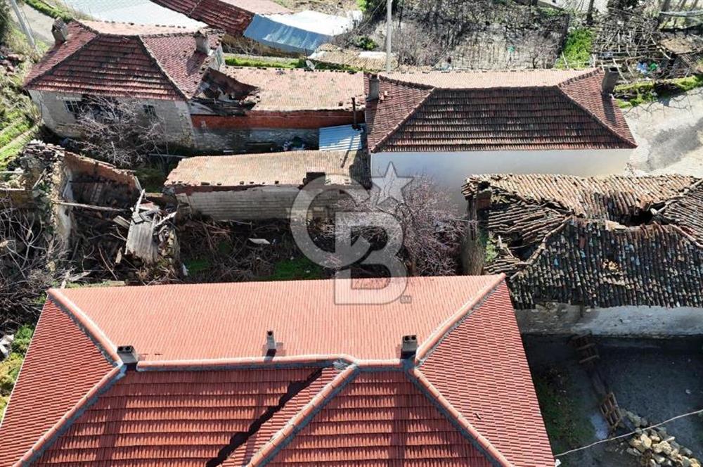 LAPSEKİ GÖKKÖY’DE İKİ KATLI MÜSTAKİL AVLULU KARGİR EV 