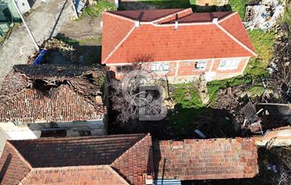 LAPSEKİ GÖKKÖY’DE İKİ KATLI MÜSTAKİL AVLULU KARGİR EV 