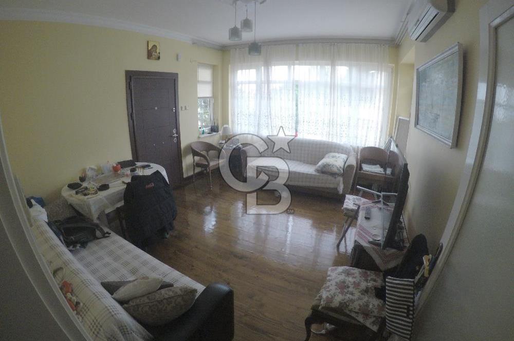 heybeliada'da 3 tarafı açık 2 balkonlu 2+1 üst kat daire.