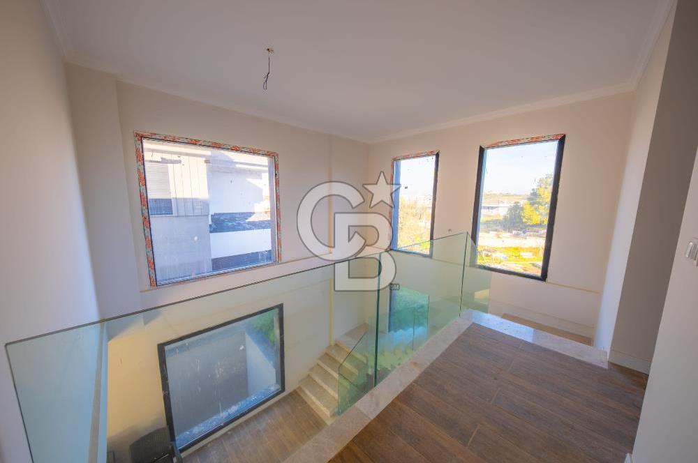 SATILIK MÜSTAKİL 500 M² BAHÇE İÇİNDE 5+2 VİLLA  GÜZELBAHÇE MUSTAFA KEMAL PAŞA’DA KOLEJLER BÖLGESİNDE SATILIK MÜSTAKİL DUBLEKS VİLLA