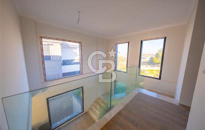 SATILIK MÜSTAKİL 500 M² BAHÇE İÇİNDE 5+2 VİLLA  GÜZELBAHÇE MUSTAFA KEMAL PAŞA’DA KOLEJLER BÖLGESİNDE SATILIK MÜSTAKİL DUBLEKS VİLLA