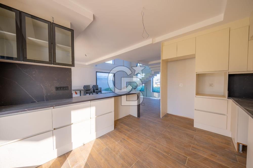 SATILIK MÜSTAKİL 500 M² BAHÇE İÇİNDE 5+2 VİLLA  GÜZELBAHÇE MUSTAFA KEMAL PAŞA’DA KOLEJLER BÖLGESİNDE SATILIK MÜSTAKİL DUBLEKS VİLLA