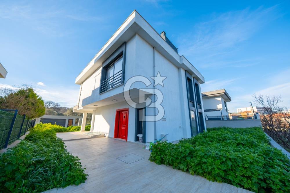 SATILIK MÜSTAKİL 500 M² BAHÇE İÇİNDE 5+2 VİLLA  GÜZELBAHÇE MUSTAFA KEMAL PAŞA’DA KOLEJLER BÖLGESİNDE SATILIK MÜSTAKİL DUBLEKS VİLLA