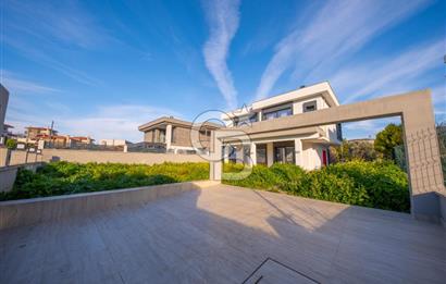 SATILIK MÜSTAKİL 500 M² BAHÇE İÇİNDE 5+2 VİLLA  GÜZELBAHÇE MUSTAFA KEMAL PAŞA’DA KOLEJLER BÖLGESİNDE SATILIK MÜSTAKİL DUBLEKS VİLLA