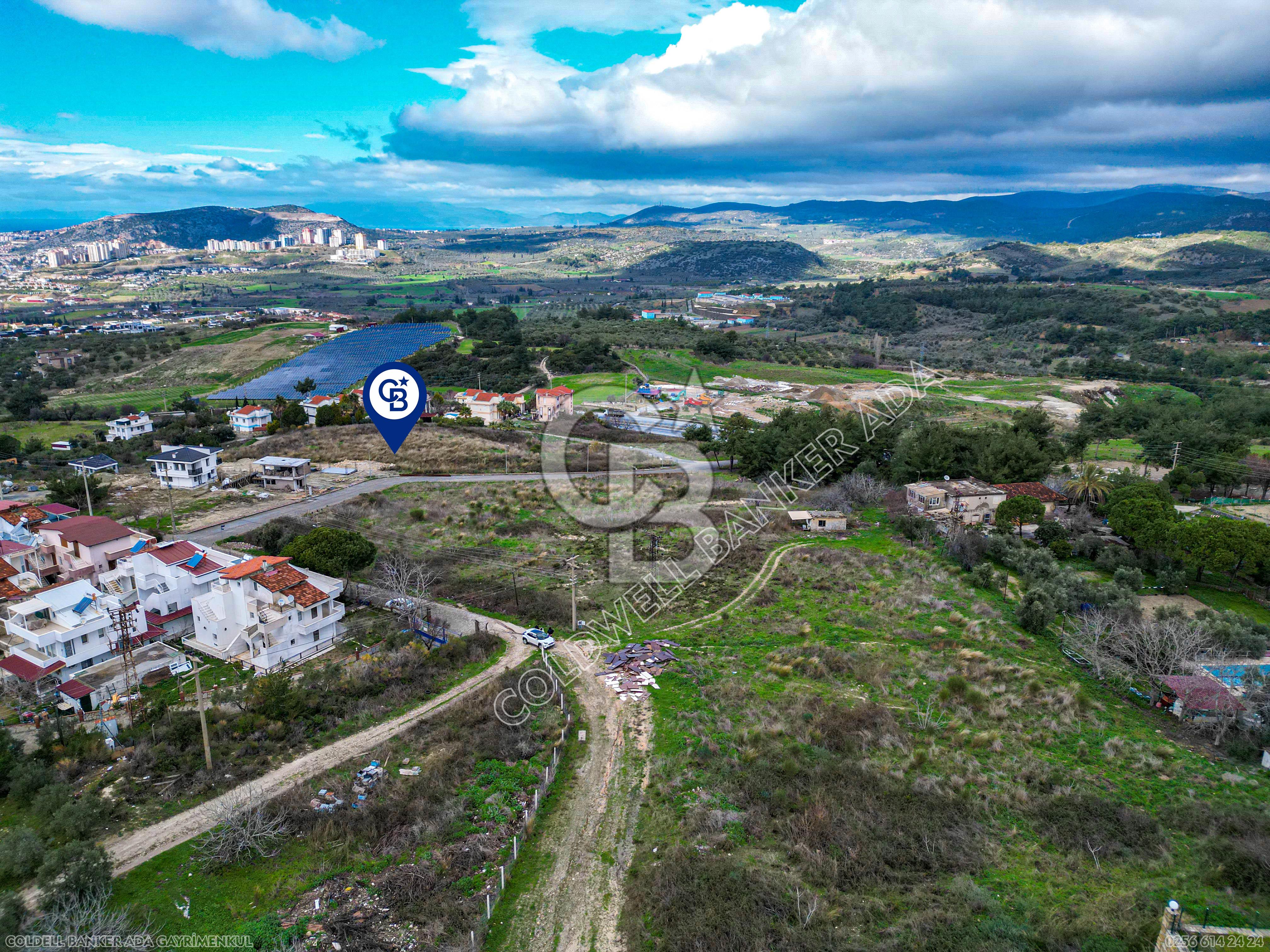 Kuşadası Kirazlı'da Deniz Manzaralı Villa Arsası