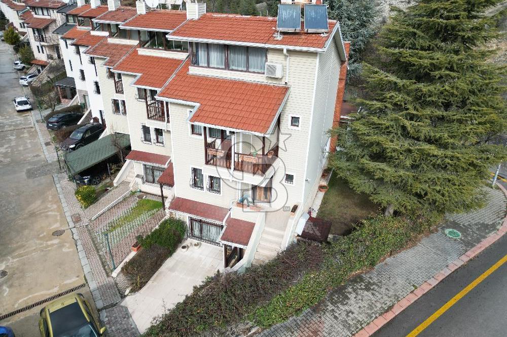 ÇAYYOLU BAŞKENT DOKTORLAR SİTESİNDE ASANSÖRLÜ , KÖŞE , ŞEREFİYELİ KÖŞE VİLLA