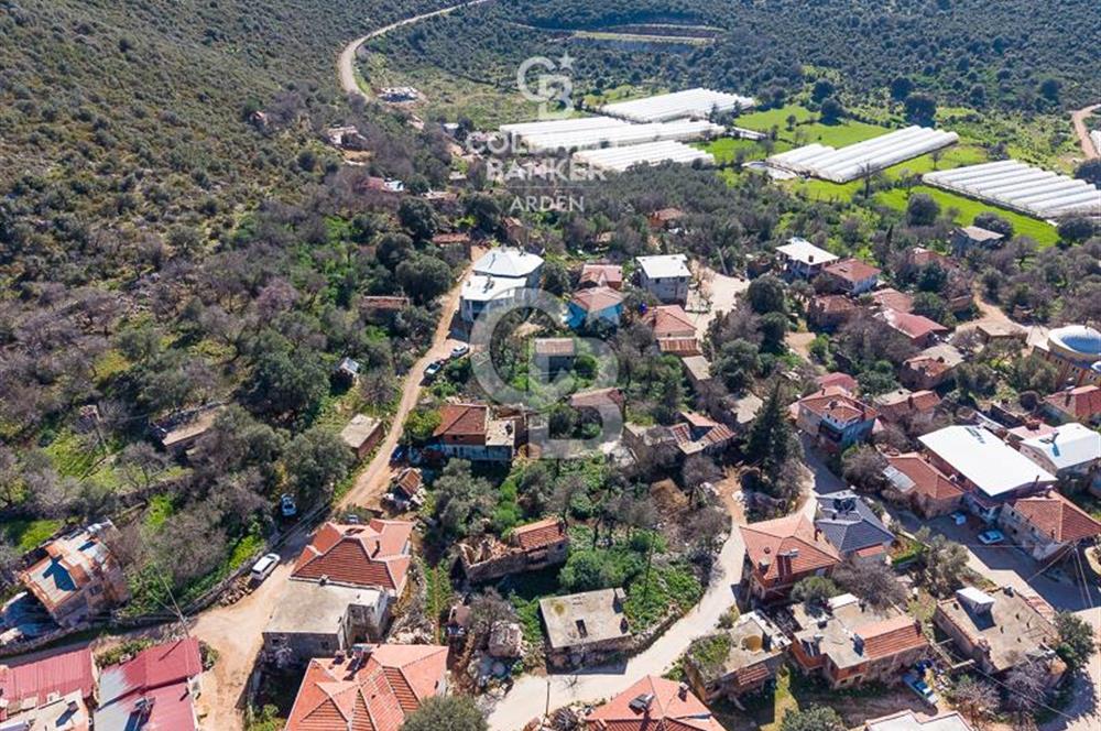 CB ARDEN DEN KAŞ SAHİL KILINÇLI DA SATILIK 331 m² EV VE ARSASI