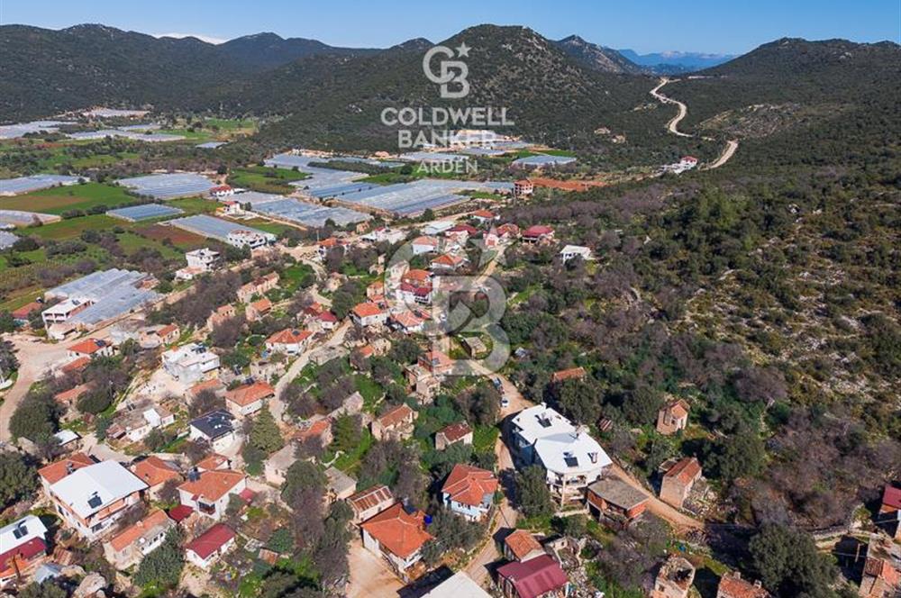 CB ARDEN DEN KAŞ SAHİL KILINÇLI DA SATILIK 331 m² EV VE ARSASI