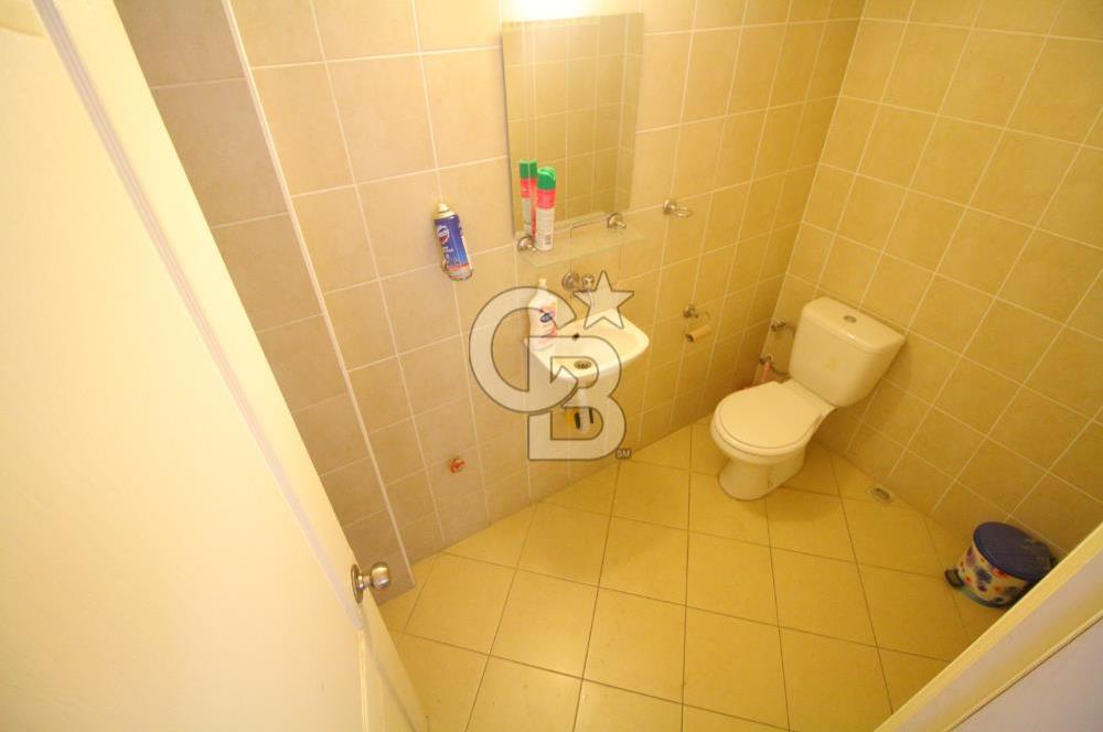 GAZİEMİR MEYDAN'DA SATILIK DÜKKAN.