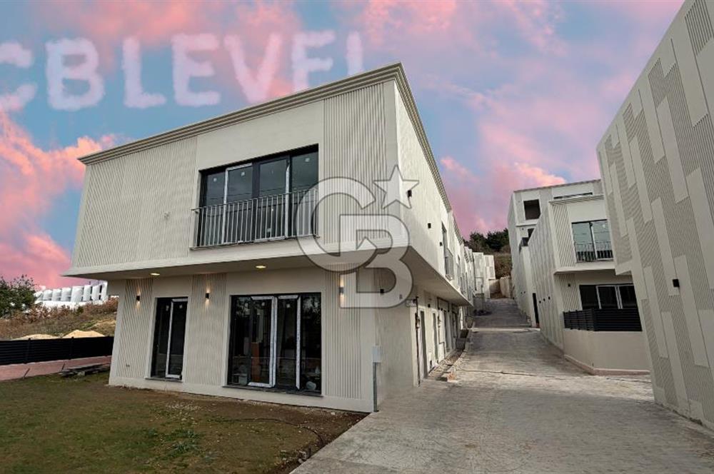 Gümüştepe'de Panoramik Manzaralı Villa