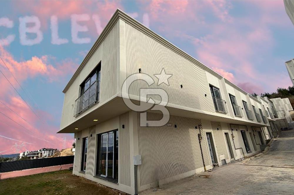 Gümüştepe'de Panoramik Manzaralı Villa