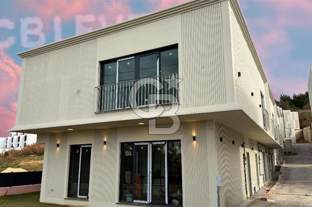 Gümüştepe'de Panoramik Manzaralı Villa