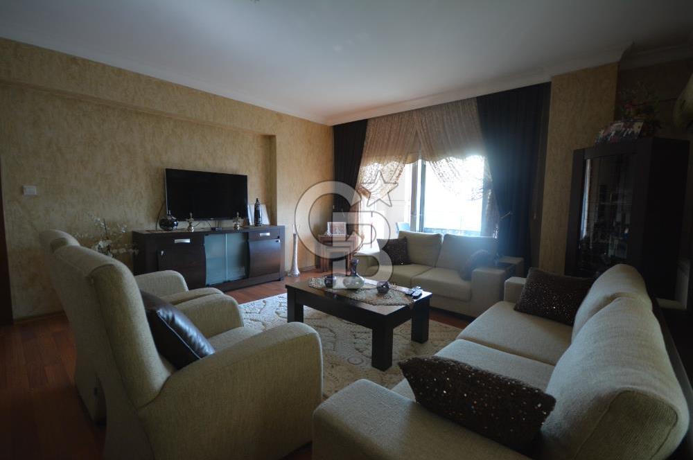 Yeni Girne'de Satılık 120m² 2+1 Tadilatlı Daire