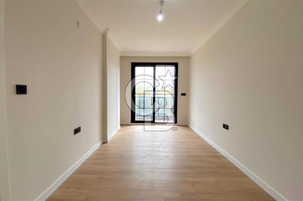 İZMİR CADDESİNDE ANA YOL CEPHELİ, OTOPARKLI PRESTİJLİ DAİRE