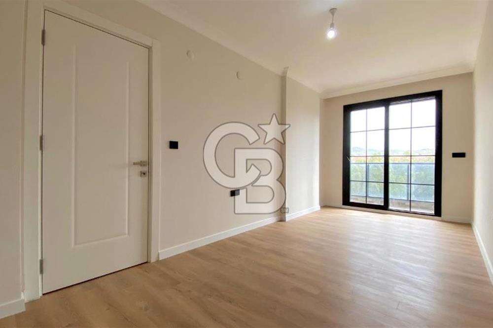 İZMİR CADDESİNDE ANA YOL CEPHELİ, OTOPARKLI PRESTİJLİ DAİRE