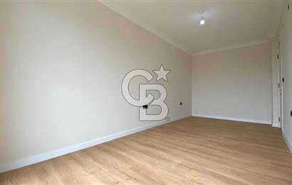 İZMİR CADDESİNDE ANA YOL CEPHELİ, OTOPARKLI PRESTİJLİ DAİRE