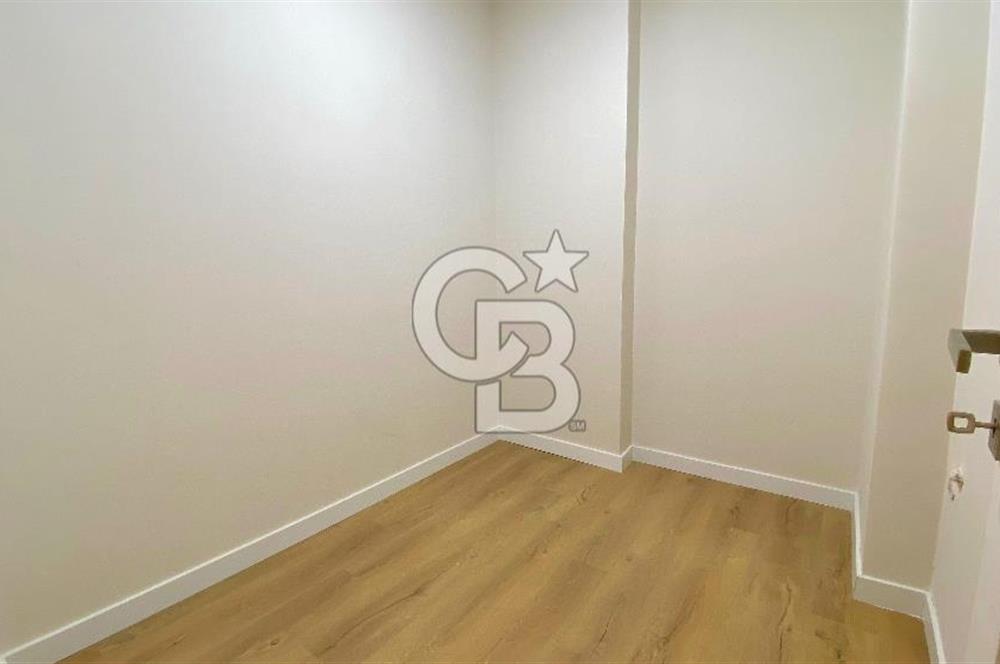 İZMİR CADDESİNDE ANA YOL CEPHELİ, OTOPARKLI PRESTİJLİ DAİRE