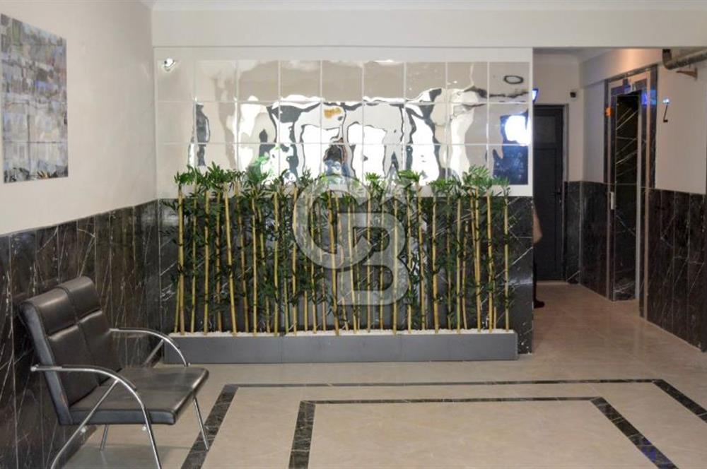 İZMİR CADDESİNDE ANA YOL CEPHELİ, OTOPARKLI PRESTİJLİ DAİRE