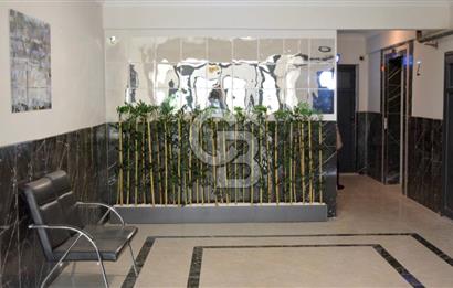 İZMİR CADDESİNDE ANA YOL CEPHELİ, OTOPARKLI PRESTİJLİ DAİRE