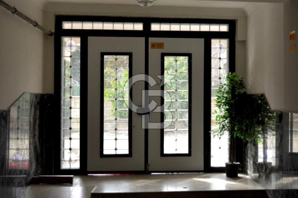 İZMİR CADDESİNDE ANA YOL CEPHELİ, OTOPARKLI PRESTİJLİ DAİRE