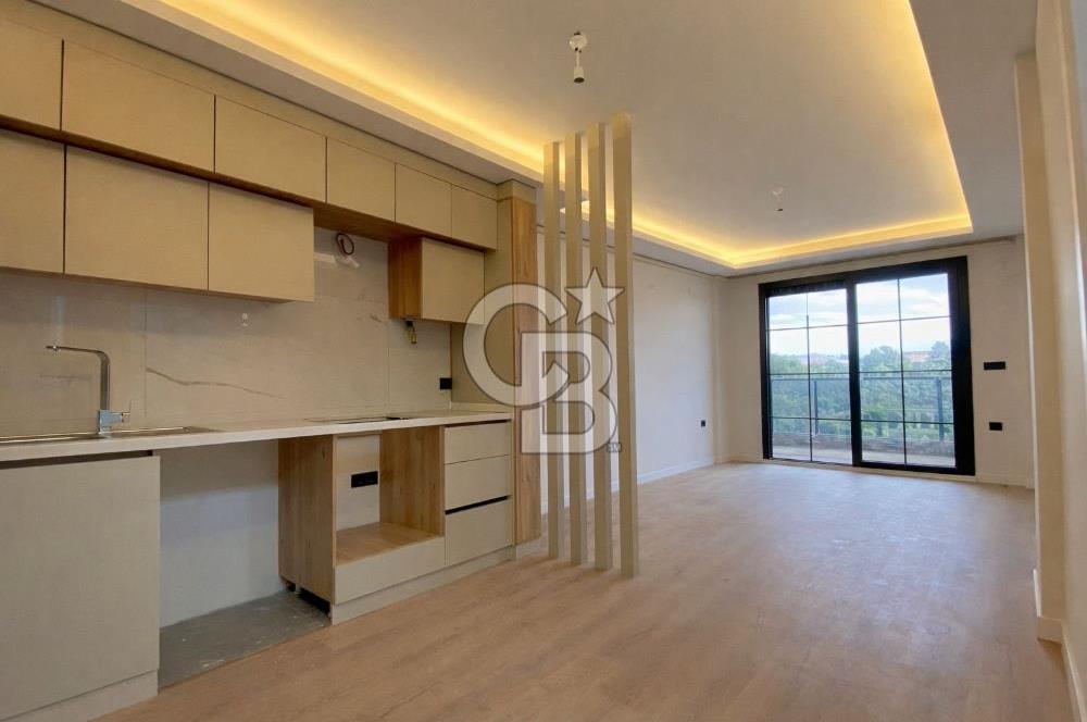 İZMİR CADDESİNDE ANA YOL CEPHELİ, OTOPARKLI PRESTİJLİ DAİRE