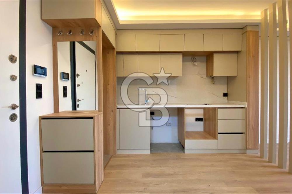 İZMİR CADDESİNDE ANA YOL CEPHELİ, OTOPARKLI PRESTİJLİ DAİRE