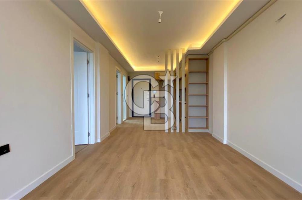 İZMİR CADDESİNDE ANA YOL CEPHELİ, OTOPARKLI PRESTİJLİ DAİRE