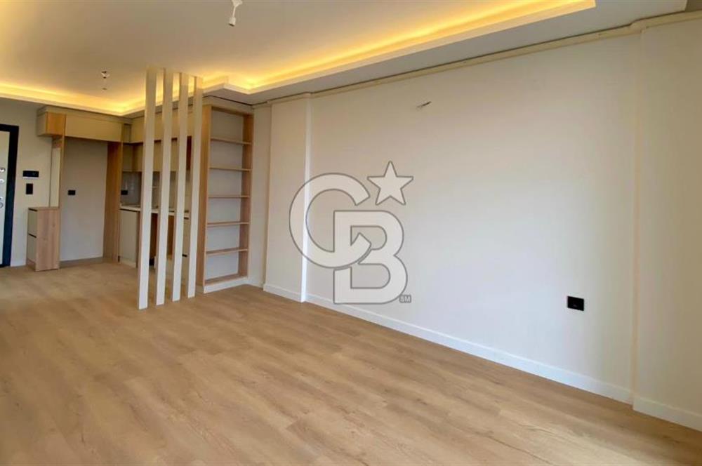 İZMİR CADDESİNDE ANA YOL CEPHELİ, OTOPARKLI PRESTİJLİ DAİRE
