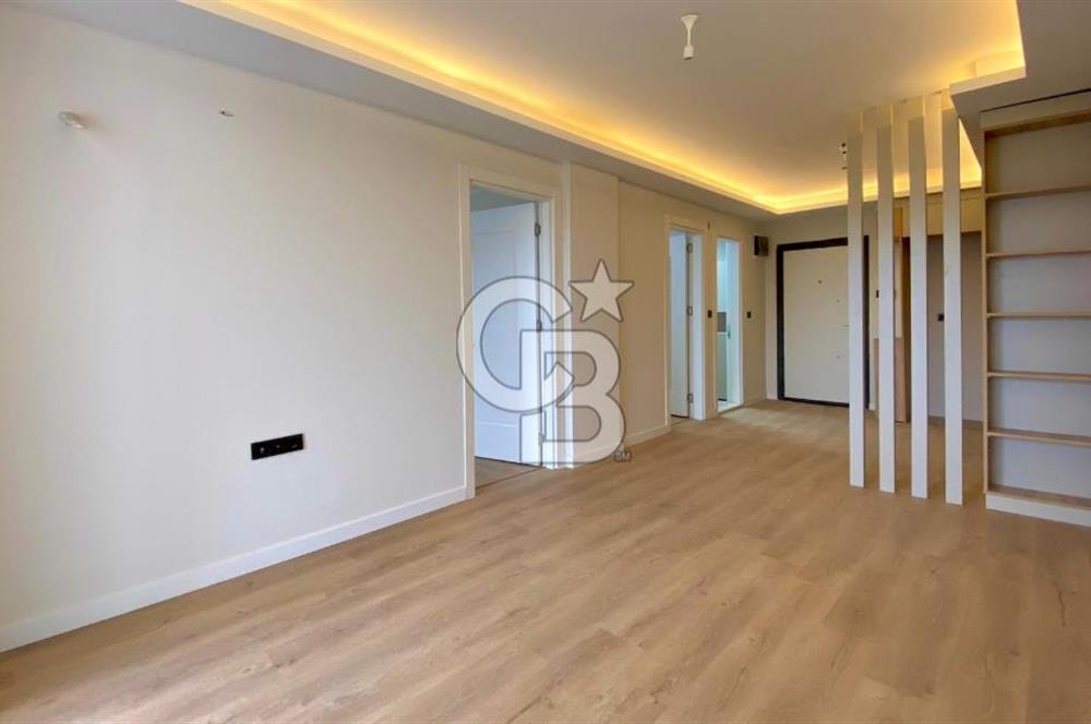 İZMİR CADDESİNDE ANA YOL CEPHELİ, OTOPARKLI PRESTİJLİ DAİRE