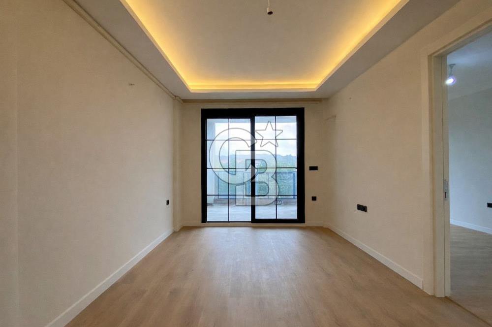 İZMİR CADDESİNDE ANA YOL CEPHELİ, OTOPARKLI PRESTİJLİ DAİRE
