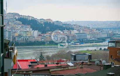 ​Eyüp Merkezde Sıfır Binada Yatırıma Uygun 2+1 Daire