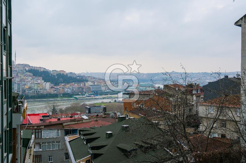 ​Eyüp Merkezde Sıfır Binada Yatırıma Uygun 2+1 Daire