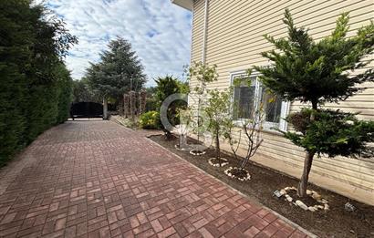 GÜZELŞEHİR SİTESİNDE TADİLATLI KREDİYE UYGUN SATILIK 5+1 VİLLA